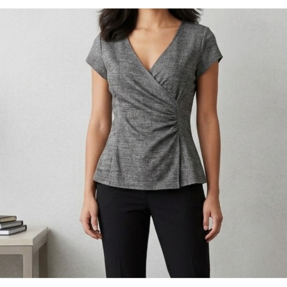 Studio Y Faux Wrap Blouse Sz M Gray Textured Knit V-Neck Career Office Corporate